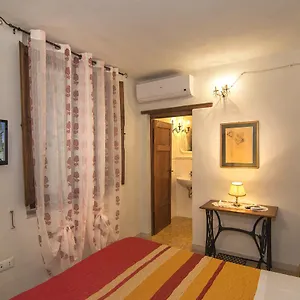 Due Borghi 3 Bed & Breakfast